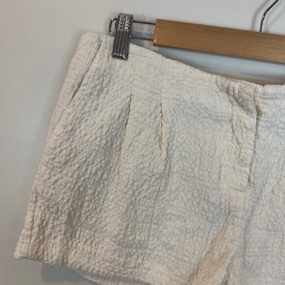 H&M Cream Ivory Textured Pleated Shorts 8 M Medium - Picture 5 of 7